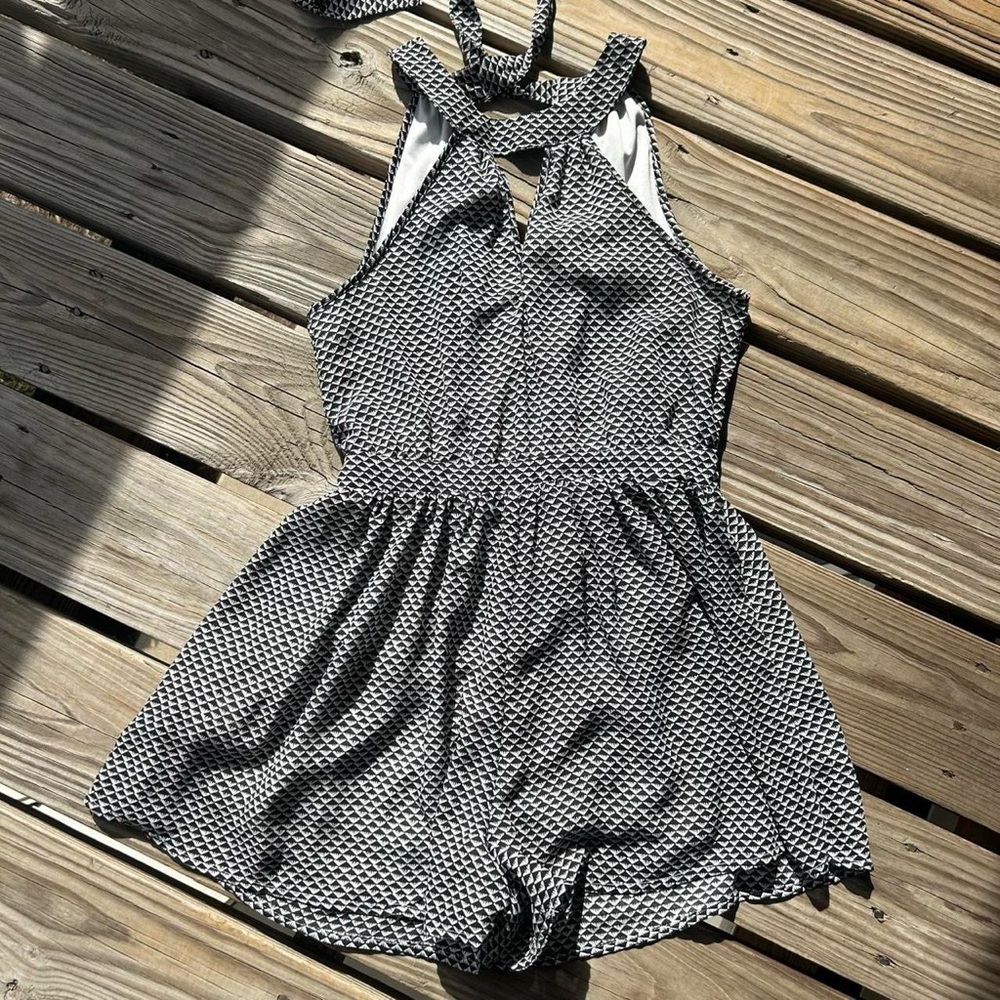 Romper - Picture 2 of 9